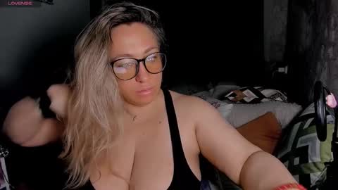 Kris online show from March 22, 2:06 am