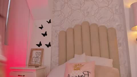 Snapshot of foxy200__ chatting on September 11, 8:31 pm Foxy online show from September 11, 8:31 pm