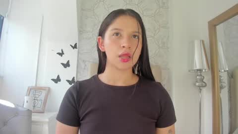 Snapshot of foxy200__ chatting on February 17, 7:33 pm Foxy online show from February 17, 7:33 pm