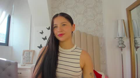 Snapshot of foxy200__ chatting on January 12, 7:42 pm Foxy online show from January 12, 7:42 pm