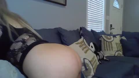 Hanna Smith online show from November 5, 4:45 pm