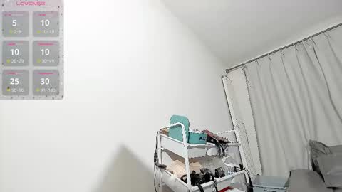 yiyi online show from January 17, 8:00 am