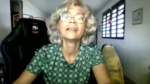 francelune online show from December 15, 1:32 pm
