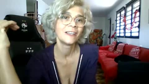 francelune online show from December 22, 8:05 am