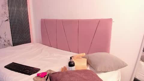 Laura online show from May 30, 5:38 am