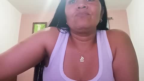 Snapshot of francy_froz chatting on December 14, 4:01 am francy froz online show from December 14, 4:01 am