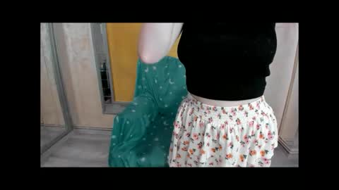 Mia online show from January 19, 9:05 am