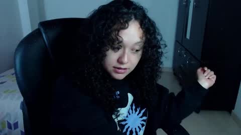 Snapshot of freud_x_louise1 chatting on February 23, 4:11 am Louise online show from February 23, 4:11 am
