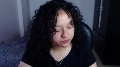 Snapshot of freud_x_louise1 chatting on December 23, 3:29 am Louise online show from December 23, 3:29 am