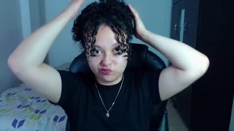 Snapshot of freud_x_louise1 chatting on January 10, 9:23 am Louise online show from January 10, 9:23 am
