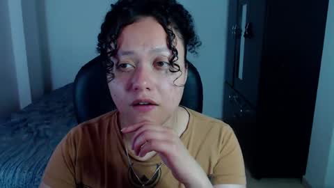 Snapshot of freud_x_louise1 chatting on December 22, 1:44 am Louise online show from December 22, 1:44 am