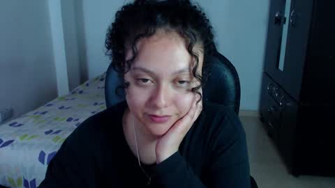 Snapshot of freud_x_louise1 chatting on February 13, 4:11 am Louise online show from February 13, 4:11 am