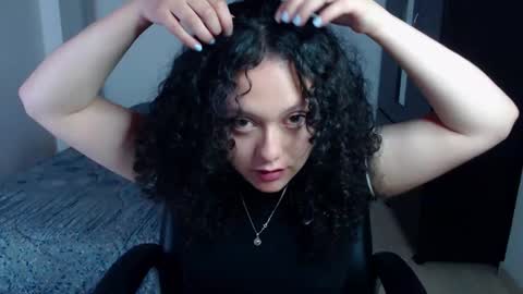 Snapshot of freud_x_louise1 chatting on December 4, 5:38 am Louise online show from December 4, 5:38 am