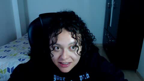 Snapshot of freud_x_louise1 chatting on January 17, 5:21 am Louise online show from January 17, 5:21 am
