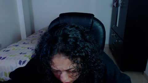 Snapshot of freud_x_louise1 chatting on January 27, 4:09 am Louise online show from January 27, 4:09 am