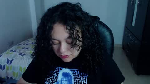 Snapshot of freud_x_louise1 chatting on January 9, 9:27 am Louise online show from January 9, 9:27 am