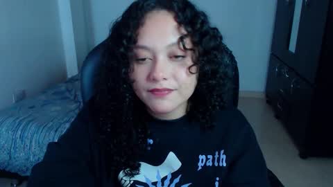 Snapshot of freud_x_louise1 chatting on October 6, 3:12 am Louise online show from October 6, 3:12 am