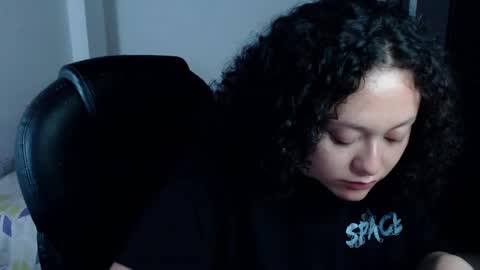 Snapshot of freud_x_louise1 chatting on March 10, 3:12 am Louise online show from March 10, 3:12 am