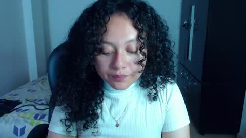 Snapshot of freud_x_louise1 chatting on February 10, 4:19 am Louise online show from February 10, 4:19 am