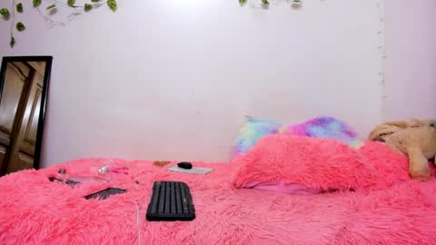 Snapshot of freyja_rouse chatting on September 17, 12:30 am Freyja Rouse online show from September 17, 12:30 am