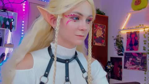 Frida A boost to fortune for the one who gives a thumbs up and a bonus lucky for those who support me by joining the fanclub online show from November 7, 2:00 pm