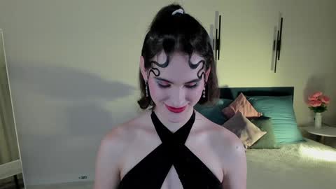 Frida online show from December 6, 5:33 pm