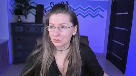 Frida Tander online show from March 9, 1:59 pm