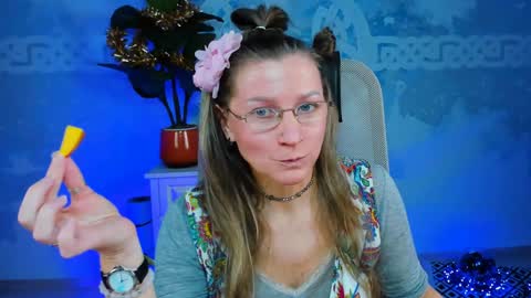 Frida Tander online show from January 3, 9:15 am