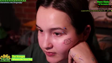   Jaywise Frogfoot  online show from November 10, 9:21 pm