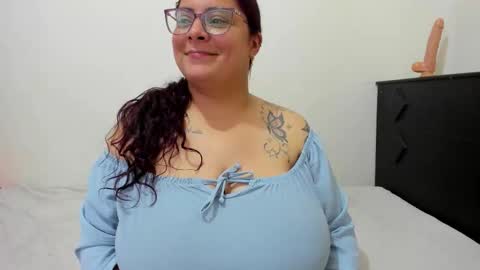 Snapshot of fromheaven_ chatting on September 26, 10:40 pm Lucy online show from September 26, 10:40 pm