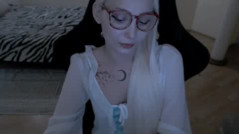 Lilith online show from May 19, 8:32 am