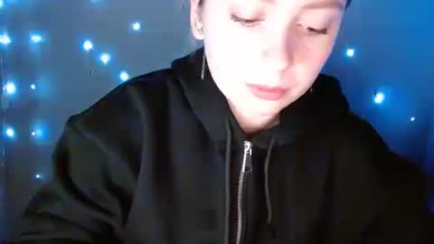 Emma online show from December 22, 8:06 am