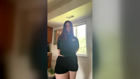 Linnys Palace online show from April 23, 6:43 pm