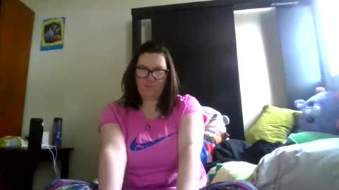 fuzzypeaches87 online show from March 21, 5:29 pm