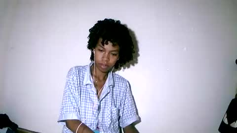 fyah1027 online show from December 16, 2:39 am