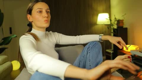 Snapshot of g_ia chatting on October 11, 6:43 pm G online show from October 11, 6:43 pm
