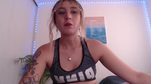 Gabriela online show from March 1, 6:21 pm