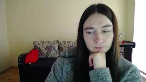 Snapshot of gabby_di chatting on October 20, 9:12 am Jaklin online show from October 20, 9:12 am