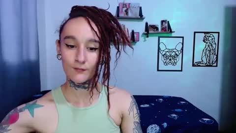 Snapshot of gabby_moon09 chatting on October 12, 12:40 pm gabby_moon09 online show from October 12, 12:40 pm