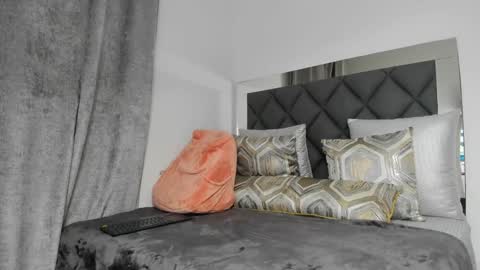   Instagram soygabi g   online show from December 21, 2:52 am