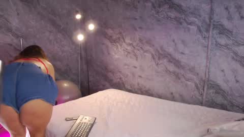 Snapshot of gabrielagreco_ chatting on February 16, 6:54 pm GABRIELA online show from February 16, 6:54 pm