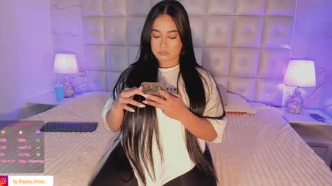 Snapshot of gaby_blaze chatting on January 14, 5:56 pm Gaby Blaze online show from January 14, 5:56 pm