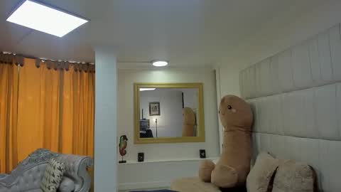 gabriela online show from February 4, 3:48 pm