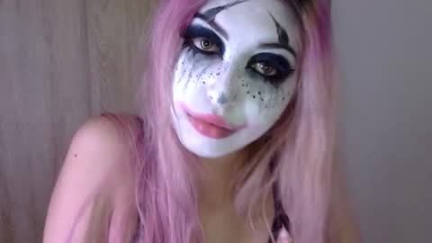 gabygumms online show from December 18, 7:02 am