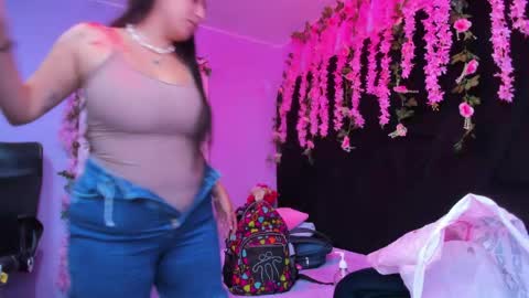 gabby cooper online show from April 19, 2:44 am