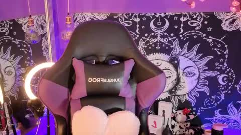 Gaia online show from April 21, 11:50 am