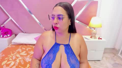 geminisclark online show from October 27, 12:33 pm