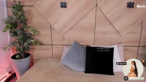 Snapshot of gemmacarter_ chatting on February 19, 7:48 pm online show from February 19, 7:48 pm