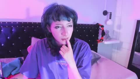 Allison  online show from November 10, 7:20 pm