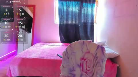 giaaaa   online show from July 14, 5:28 pm
